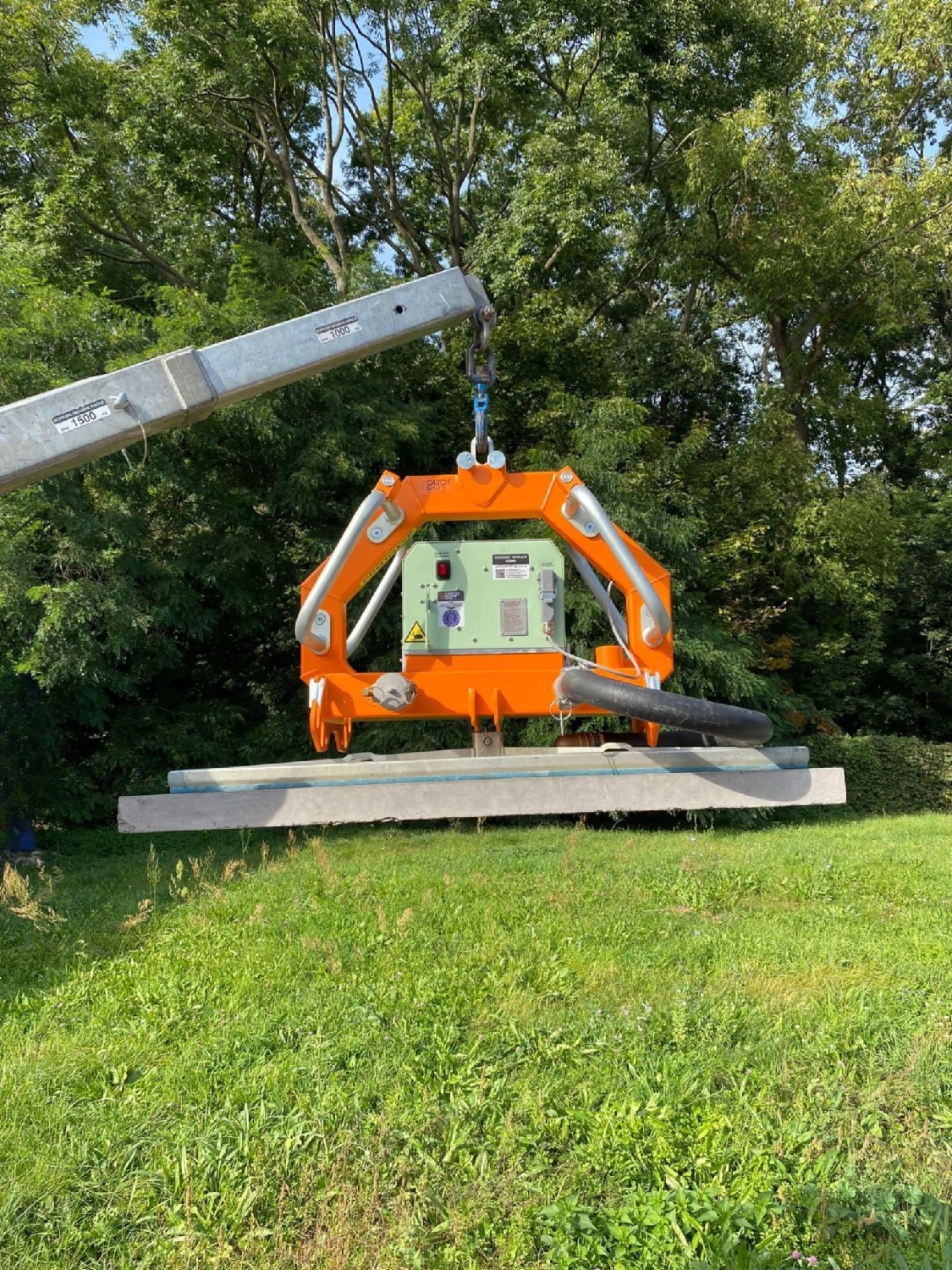 Chwytak próżniowy do płyt betonowych FROG 600