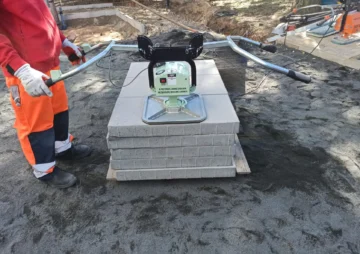 Chwytak próżniowy do płyt ceramicznych i betonowych E-TURTLE