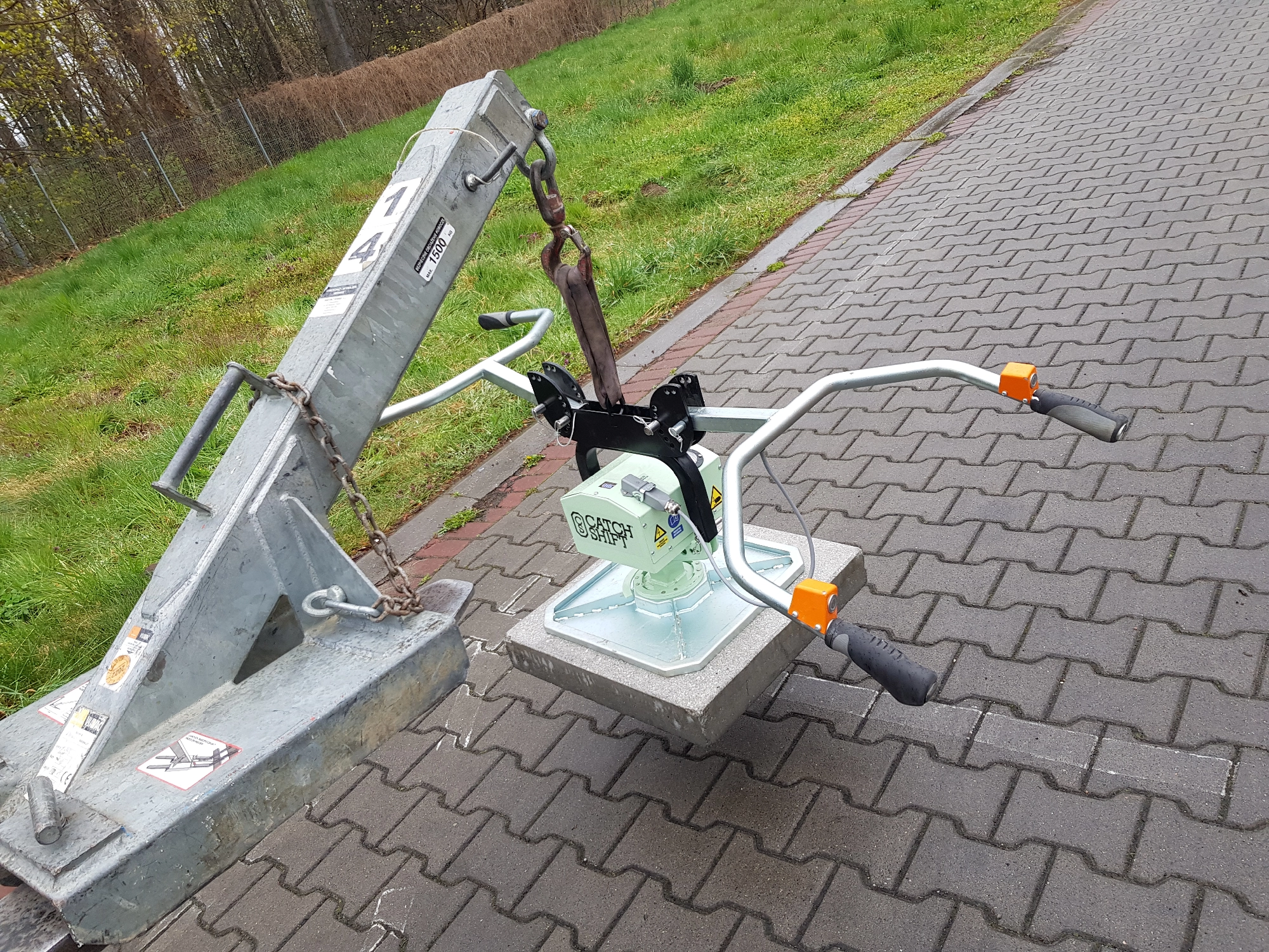 Chwytak próżniowy do płyt ceramicznych i betonowych E-TURTLE