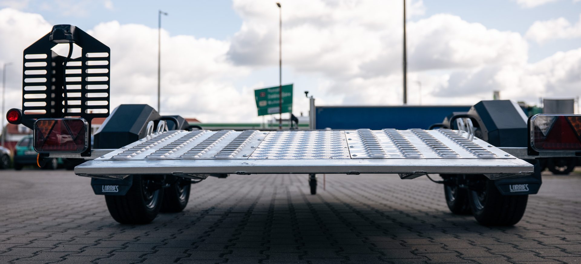 Laweta do transportu mini żurawi i koparek